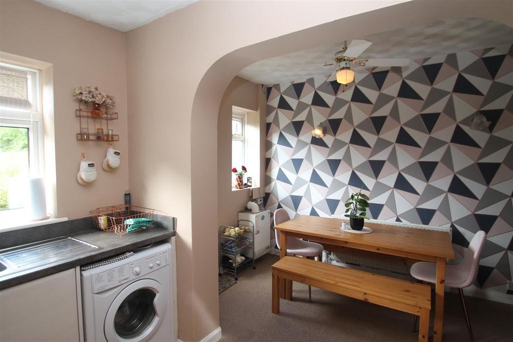 Kitchen to dining.JPG
