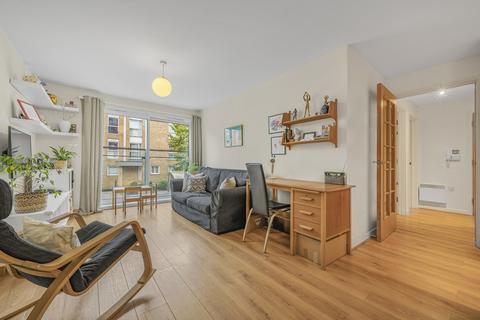 2 bedroom flat for sale, Mercia Court, Highwood Close, London, SE22