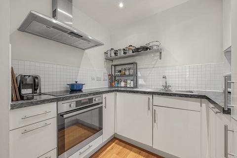 2 bedroom flat for sale, Mercia Court, Highwood Close, London, SE22