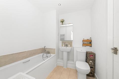 2 bedroom apartment for sale, Apple Yard, Anerley, London, SE20