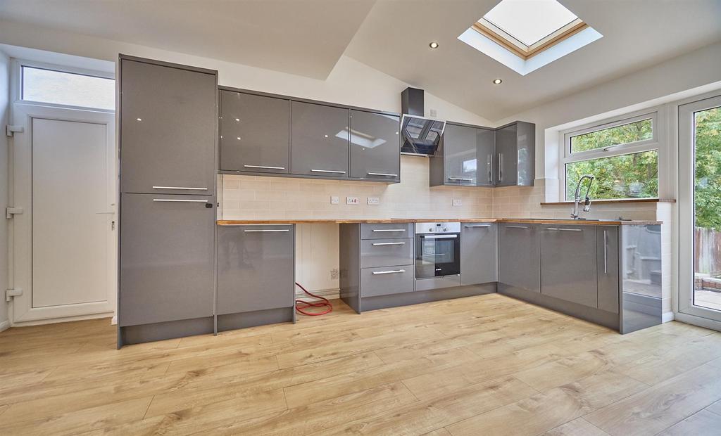 Refitted dining kitchen area to rear