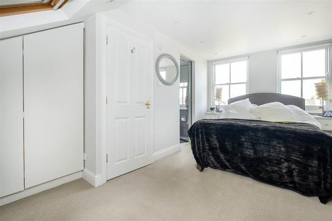 17 Tolverne Road, London, SW20 8RA