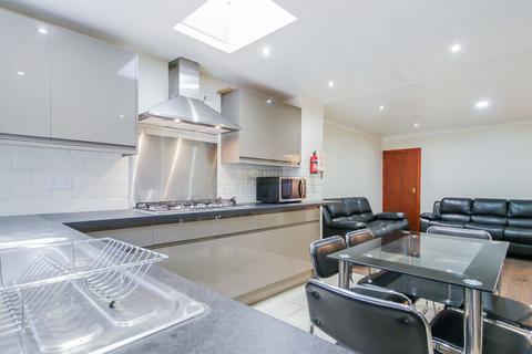 6 bedroom terraced house to rent, Teignmouth Road, Birmingham B29