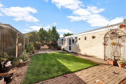 4 bedroom detached house for sale, Spacious Home on Redbrook Crescent, Melton, LE13 0EU