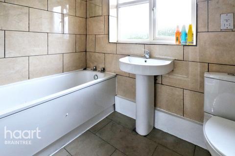 undefined, Sarcel, Braintree