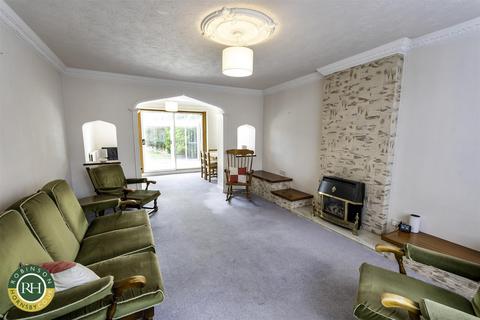 4 bedroom detached house for sale, Goodison Boulevard, Doncaster