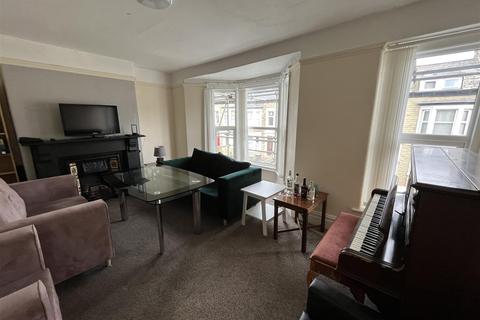 6 bedroom private hall to rent, Blades Street, Lancaster LA1