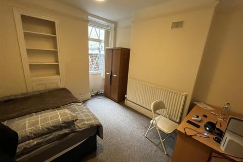 6 bedroom private hall to rent, Blades Street, Lancaster LA1