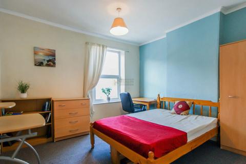 3 bedroom terraced house to rent, Hubert Road, Birmingham B29