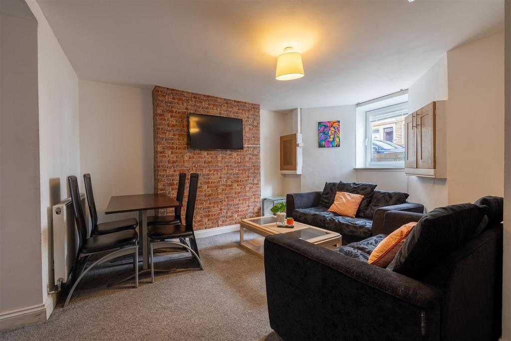 30 Blades Street 16.jpg