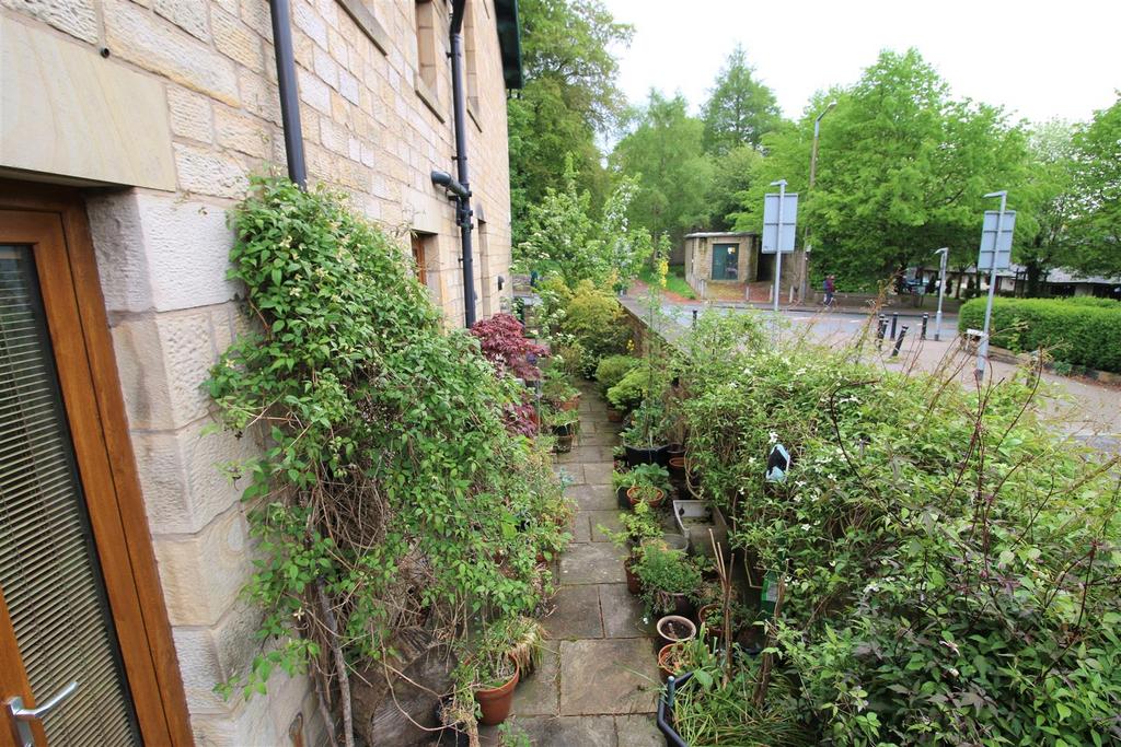 Side Gardens.jpg