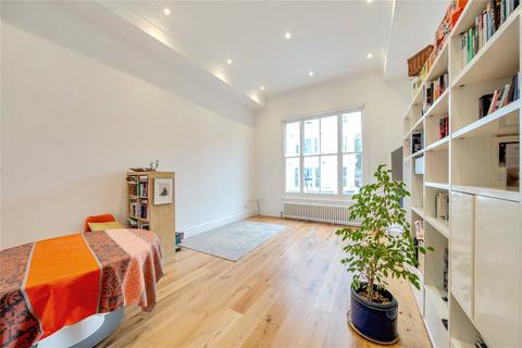 3 bedroom apartment for sale, Belsize Mews, London, NW3
