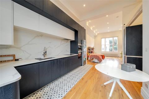 3 bedroom apartment for sale, Belsize Mews, London, NW3