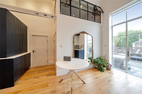3 bedroom apartment for sale, Belsize Mews, London, NW3