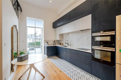 3 bedroom apartment for sale, Belsize Mews, London, NW3