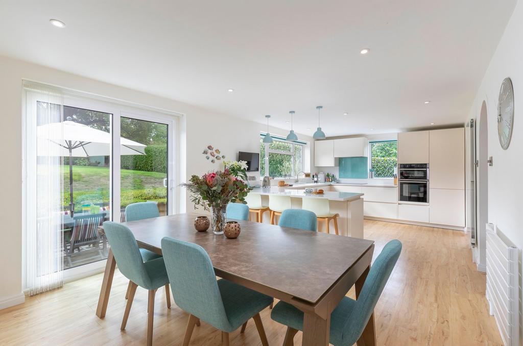 Kitchen & breakfast room