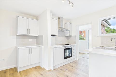 2 bedroom bungalow for sale, Hampton Road, Newbury, Berkshire, RG14