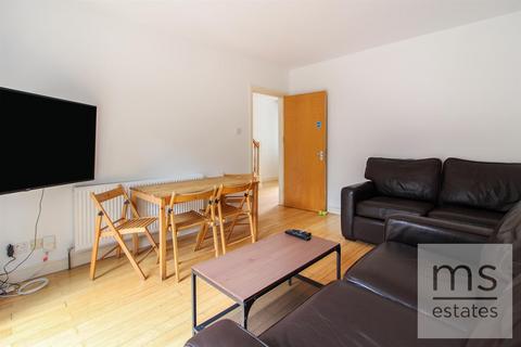 5 bedroom detached house to rent, Allington Avenue, Nottingham NG7