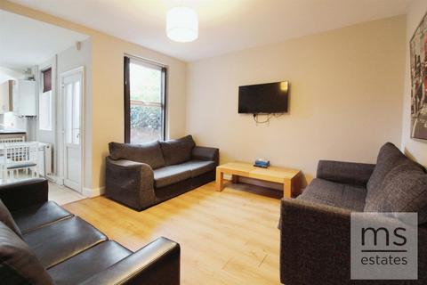 6 bedroom terraced house to rent, Balfour Road, Nottingham NG7