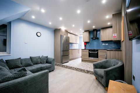 6 bedroom terraced house to rent, Harborne Lane, Birmingham B29