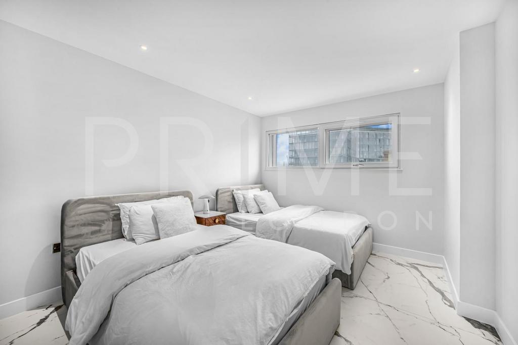 BEDROOM1.jpg
