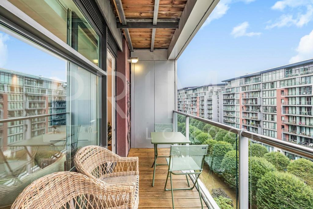 BALCONY2.jpg