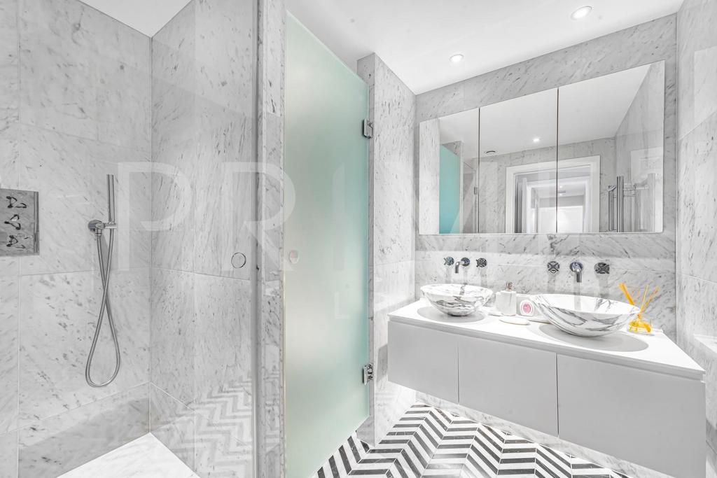 BATHROOM5.jpg