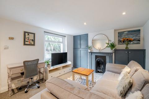 1 bedroom flat for sale, Lausanne Road, Peckham, London, SE15