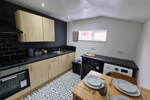 3 bedroom private hall to rent, Brock Street, Lancaster LA1