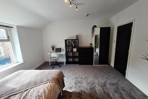 3 bedroom private hall to rent, Brock Street, Lancaster LA1