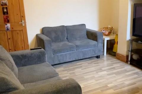 3 bedroom private hall to rent, Bulk Road, Lancaster LA1