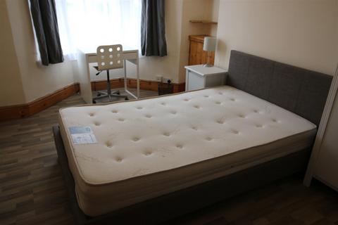 3 bedroom private hall to rent, Bulk Road, Lancaster LA1