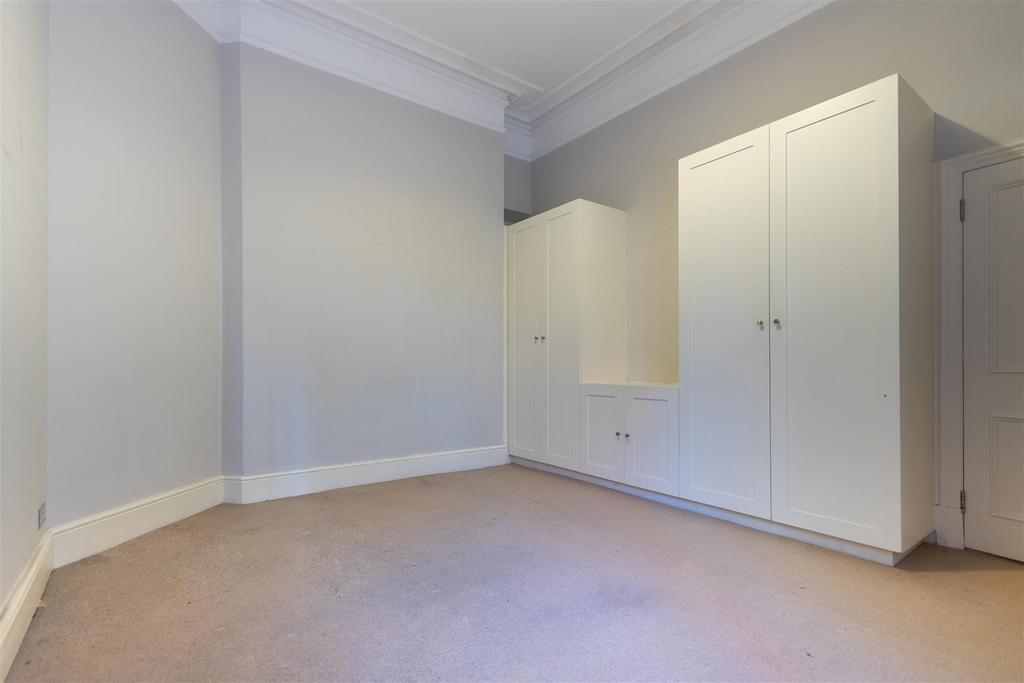 Bedroom 1 (1 of 1).jpg