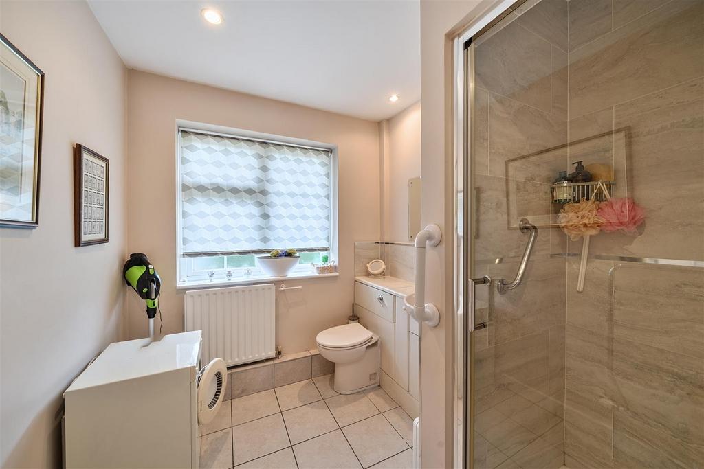 Shower Room: