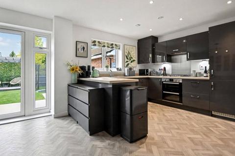 4 bedroom detached house for sale, Carpenters Way, Badshot Lea, Farnham, Surrey, GU9