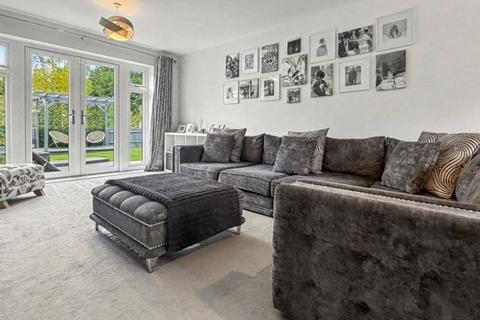 4 bedroom detached house for sale, Carpenters Way, Badshot Lea, Farnham, Surrey, GU9