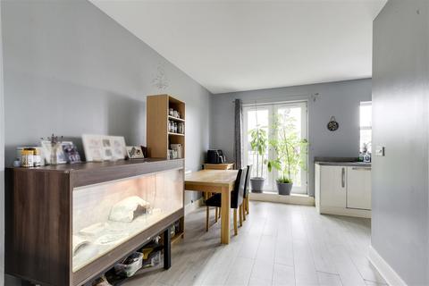 3 bedroom terraced house for sale, Kelham Drive, Sherwood NG5