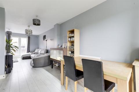 3 bedroom terraced house for sale, Kelham Drive, Nottingham NG5