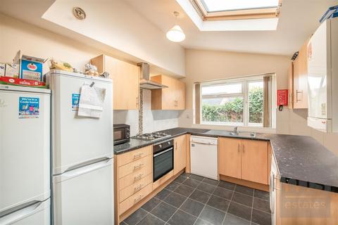 5 bedroom semi-detached house to rent, Cottesmore Road, Nottingham NG7