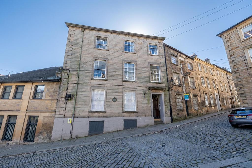 1 A Castle Hill Flat 3 11.jpg