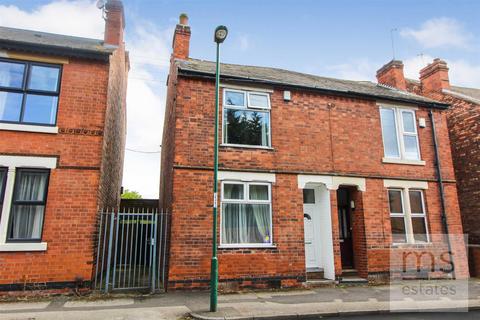 4 bedroom semi-detached house to rent, Cycle Road, Nottingham NG7