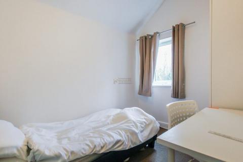 6 bedroom terraced house to rent, Hubert Road, Birmingham B29