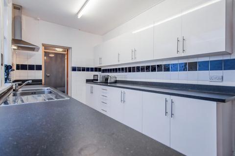 7 bedroom terraced house to rent, Warwards Lane, Birmingham B29