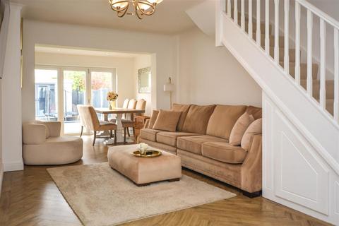 6 Eagle Way, Great Warley, Brentwood, CM13 3AD