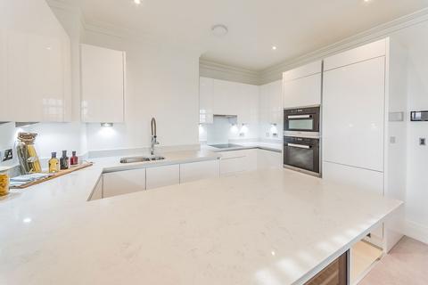 2 bedroom apartment to rent, Rainville Road, London W6