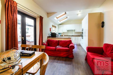 7 bedroom terraced house to rent, Derby Road, Nottingham NG7
