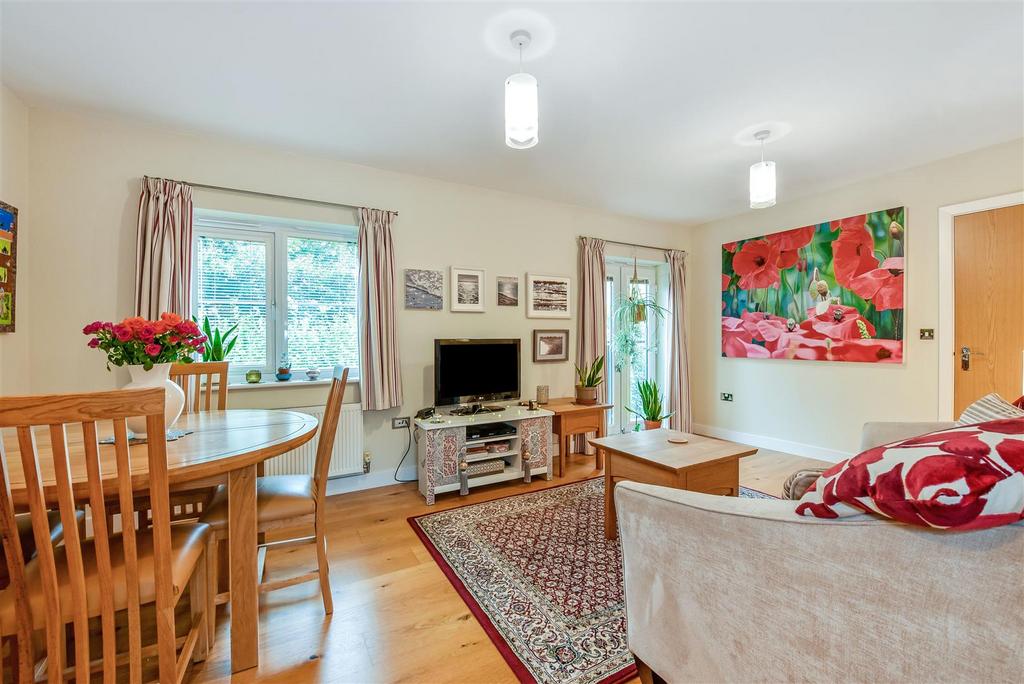 Sitting/Dining Room