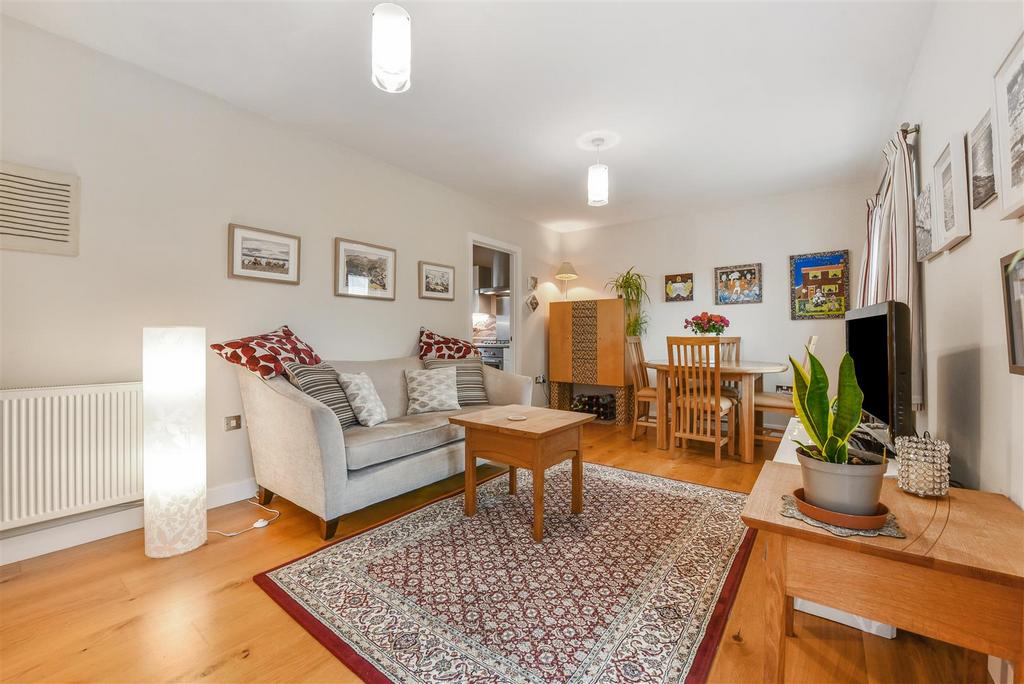 Sitting/Dining Room