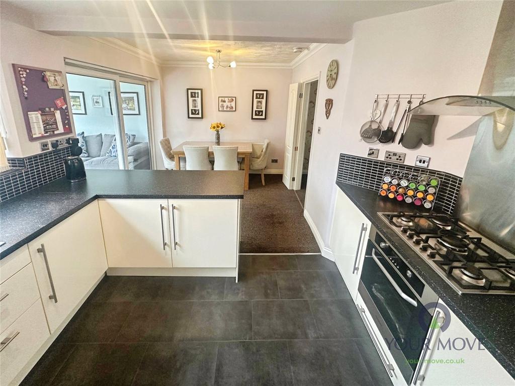 Kitchen/Diniing Room