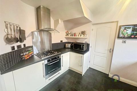 4 bedroom semi-detached house for sale, Coltbeck Avenue, Leicester LE19